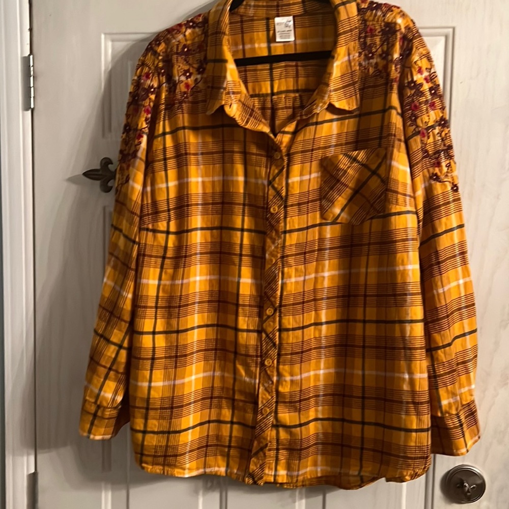 Terra & Sky 3X 24-26 orange multi colored button down top